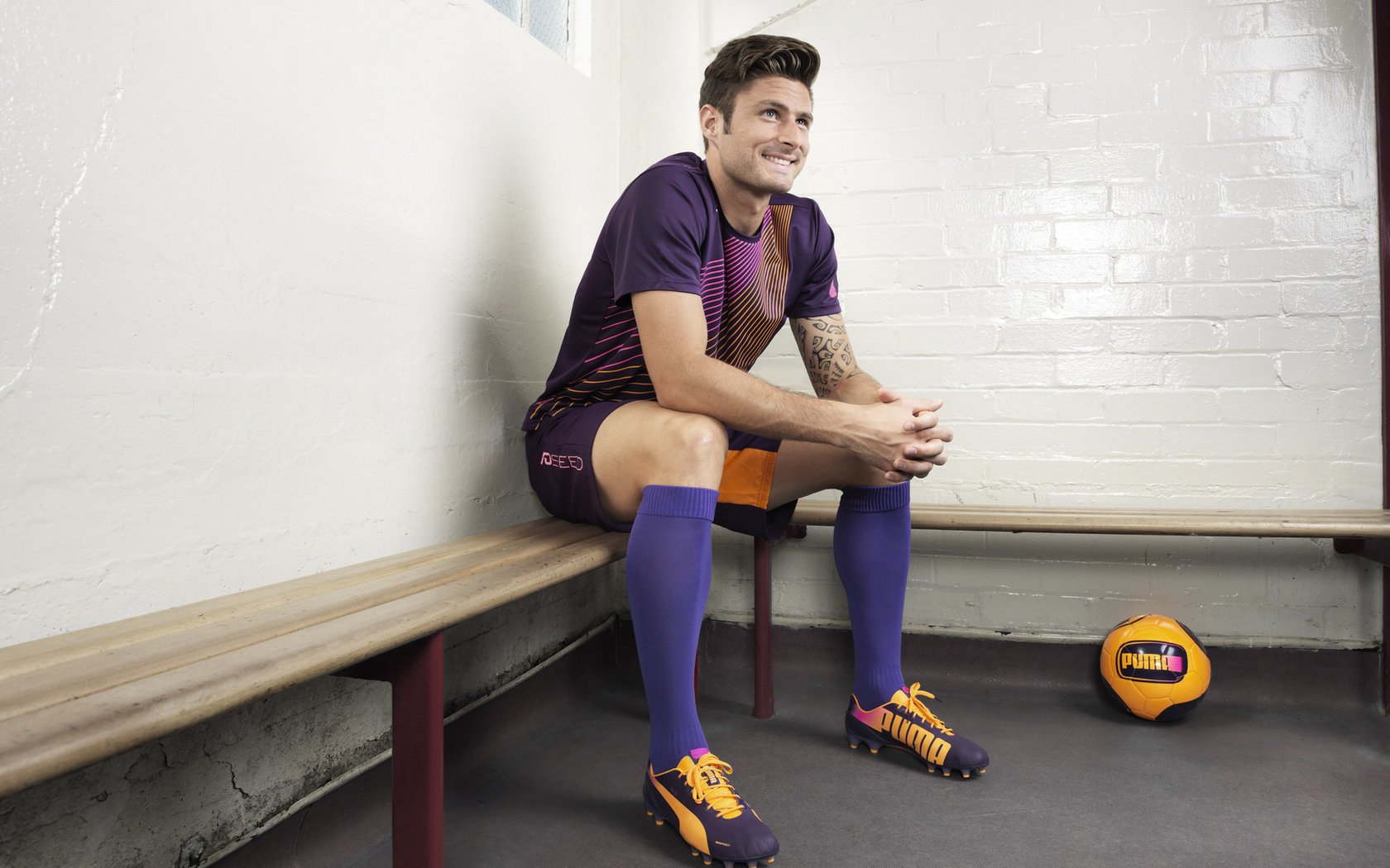 国足年度传球方式多样化趋势分类，足球传球的基本技术及要领