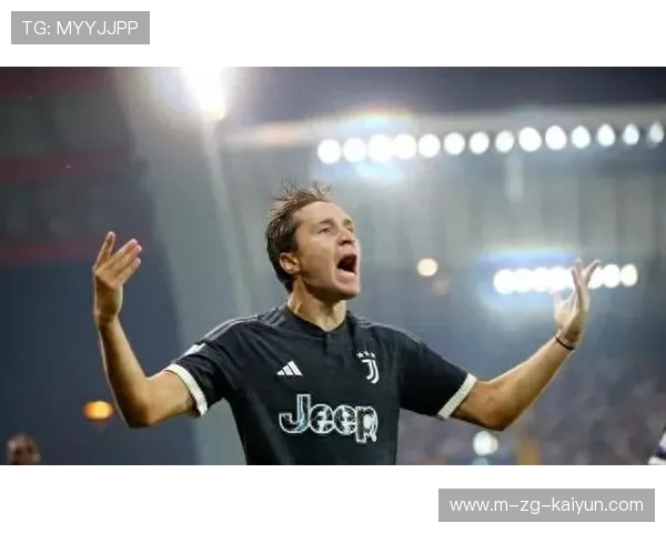 尤文直传飞速插上，基耶萨强行抽射